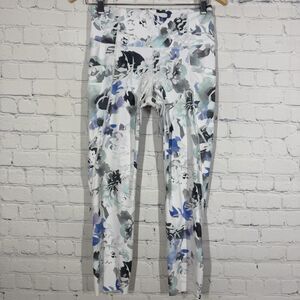 Athleta Elaction Leggings Womens Small Tall Tight Floral Blue White Crop Pants